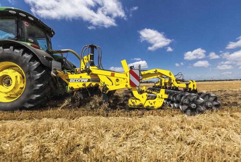 Dojus Latvija kļuvis par Bednar pārstāvi