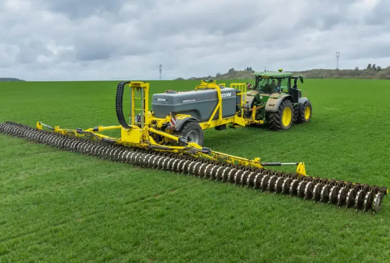 Šķidrā mēslojuma izkliedētājs Bednar Neveon